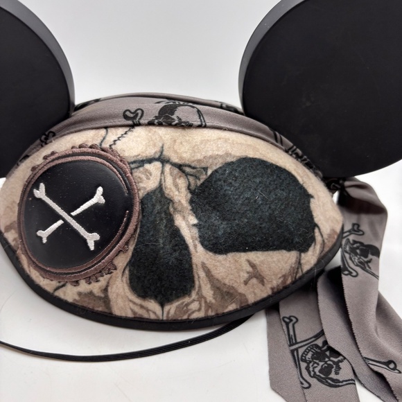 Disney Parks WDW Pirates of the Caribbean Pirate Mickey Ears Hat - Picture 3 of 14